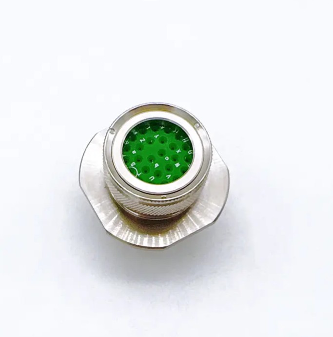 Làm thế nào để các đầu nối MIL-DTL-26482 Series II hoạt động tốt về mặt điện trở nhiễu điện từ (EMI) và đảm bảo truyền tín hiệu ổn định?